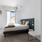 Borgo Coloniola View * קומו